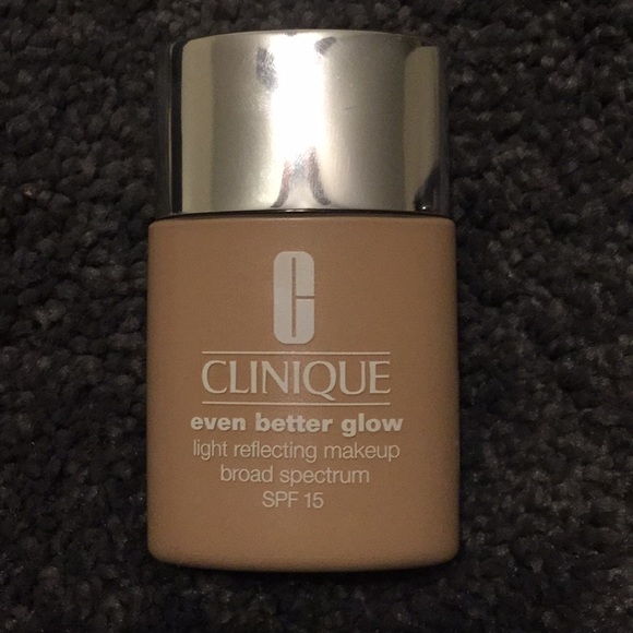 Clinique Other - CN 20 Clinique Even Better Glow